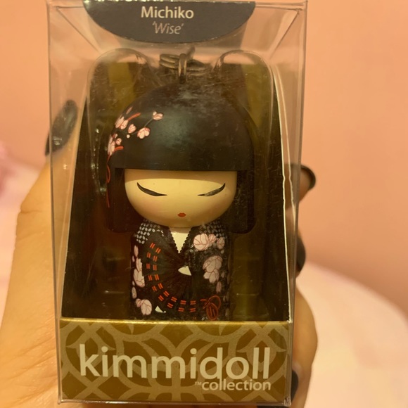 Michiko ‘Wise’ Kimmidoll Keychain - Picture 1 of 4